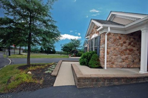20 Coppa Rd, West Paterson, NJ 07424-4230