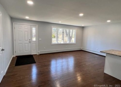 25 Atwood Rd, Woodbury CT  06798-2324 exterior