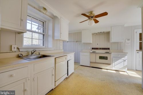 129 Township Line Rd, Norristown PA  19403-4352 exterior