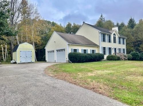 23 Strawberry Ln, Raymond NH  03077-2080 exterior
