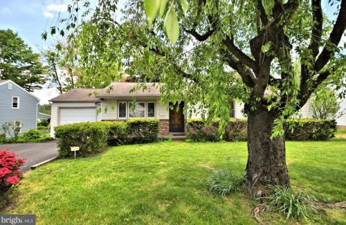 1080 Cushmore Rd, Southampton, PA 18966-4113