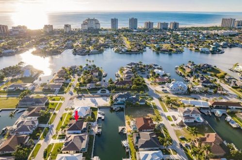 1090 Cara Ct, Marco Island FL  34145-4563 exterior