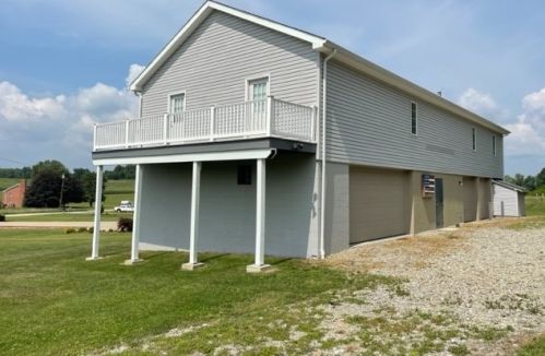 5 Country Ln, West Newton, PA 15089-3075