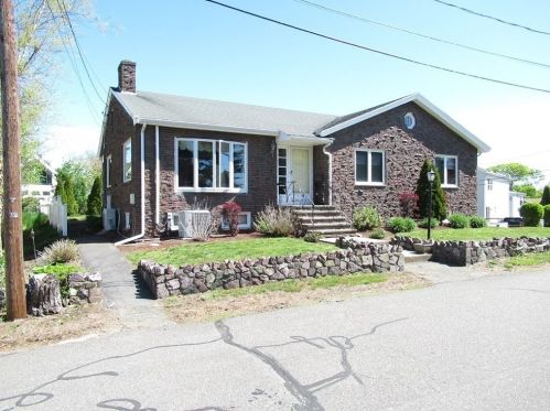 29 Karolyn Cir, Nahant, MA 01908-1141