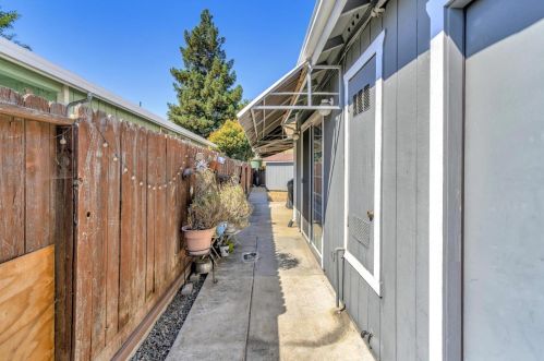 161 Sierra Ct, Hollister CA  95023-3045 exterior