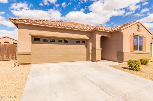 21844 Hopi St, Buckeye, AZ 85326-9024