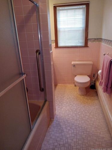 76 Treat Ave, Stamford CT  06906-1941 exterior