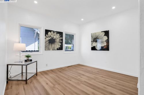 221 Cambridge Ave, San Leandro CA  94577-1825 exterior