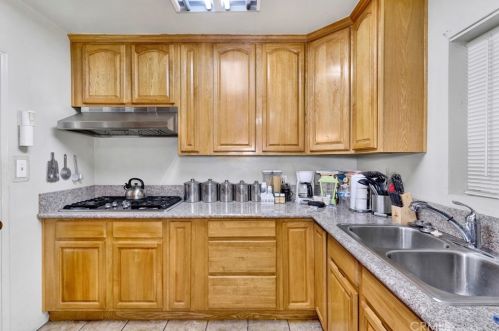 2561 Oregon Ave, Long Beach CA  90806-2826 exterior