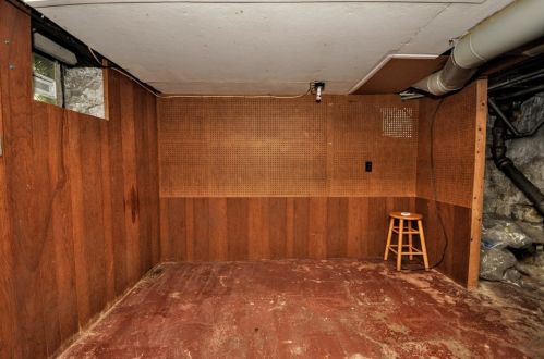 1718 6th Ave, Beaver Falls PA  15010-4009 exterior