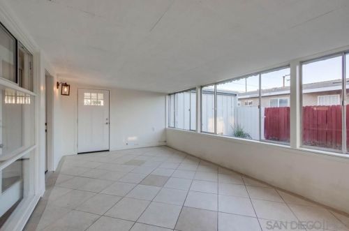 5027 Glasgow Dr, San Diego CA 92117-1037 exterior