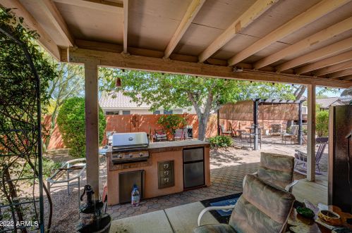 3822 Blackhawk Dr, Glendale AZ 85308-9487 exterior