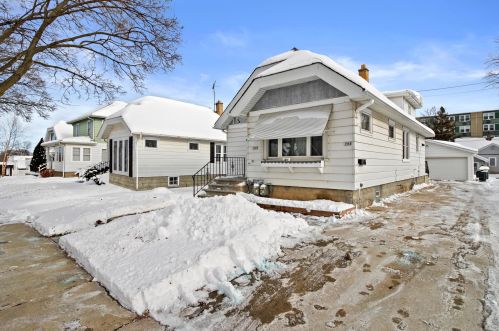 1948 89th St, Milwaukee, WI 53227-1612