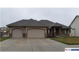 2260 Broadwater Dr, Omaha, NE 68046-4572