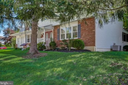 2826 Oakland Dr, Wilmington DE  19808-2421 exterior