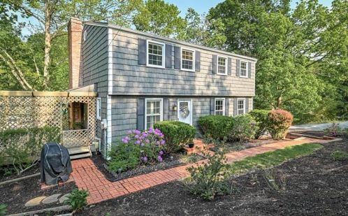 4885 Pioneer Rd, Gibsonia, PA 15044-8311