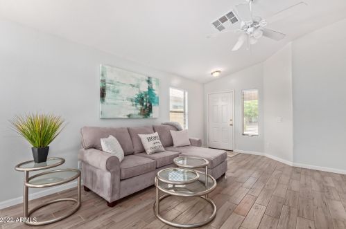 1147 Elm Rd, San Tan Valley, AZ 85140-3179