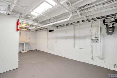 491 James St, N Milford NJ  07646-1023 exterior