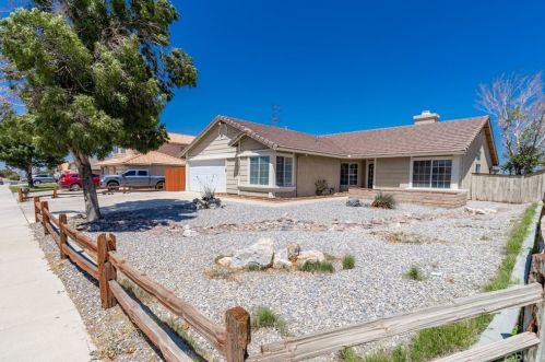 13073 Snowview Rd, Victorville, CA 92392-6706