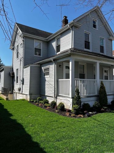 604 1st Ave, New Hyde Park NY  11040-4815 exterior