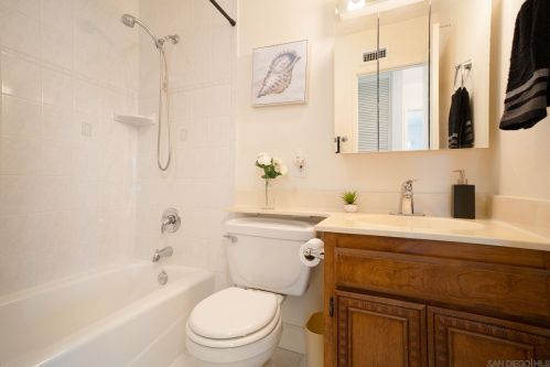 4659 Berwick Dr, San Diego CA 92117-4233 exterior