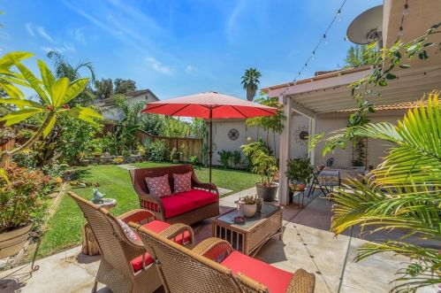 6742 Dove Ln, Riverside CA  92506-5000 exterior