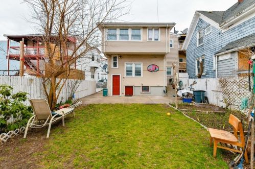 37 Spencer Ave, Chelsea MA  02150-3023 exterior