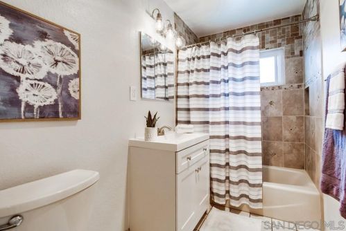 2070 Cable St, San Diego CA 92107-3313 exterior