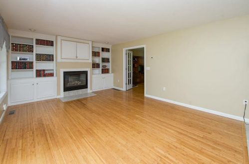 15 Coventry Ln, Salem NH 03079-1369 exterior