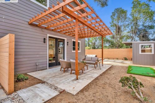 19525 Forest Ave, Hayward CA  94546-3519 exterior