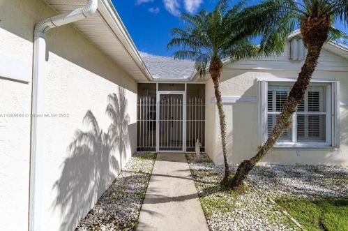 6245 Alexandria Cir, Fort Pierce, FL 34982-3919