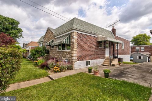 627 Roberts St, Norristown, PA 19401-3564