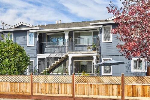 1561 Gordon St, Redwood City, CA 94061-6806