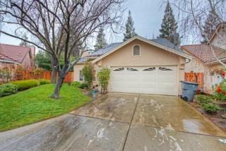 8444 Sharon Ave, Fresno CA  93720-2260 exterior