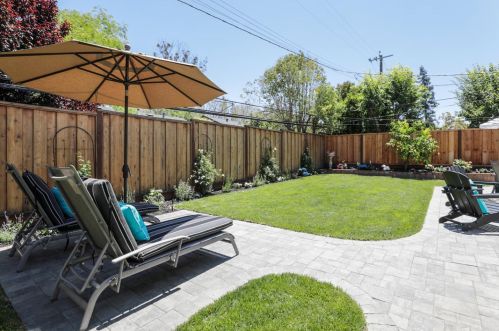 2749 Delaware Ave, Redwood City CA  94061-3218 exterior