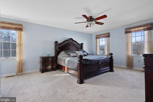 56 Sherwood Cir, West Enola PA  17025-1840 exterior