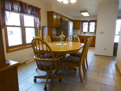 1420 Vogt Dr, West Bend, WI 53095-5509
