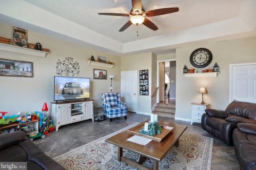 52 Oak Crest Dr, Richmond National Battlefiel VA  22835-1579 exterior