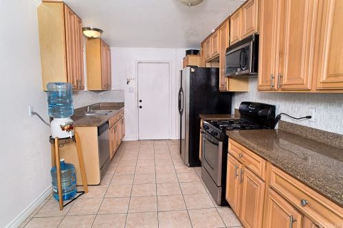 13102 Vultee Ave, Bellflower CA  90706-2023 exterior