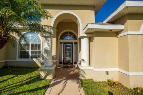 7 Chelsea Ct, Palm Coast, FL 32137-9052