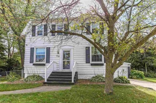 319 Ash St, Luxemburg, WI 54217-1214