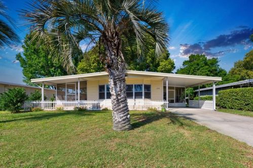 1239 Elkhart Cir, Tavares, FL 32778-2531