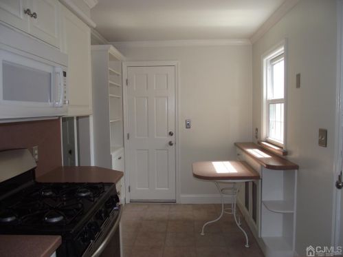 26 Logan Ln, Piscataway NJ  08854-5804 exterior