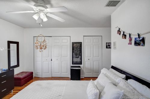 1885 139 Ter, Hollywood FL  33028-2837 exterior
