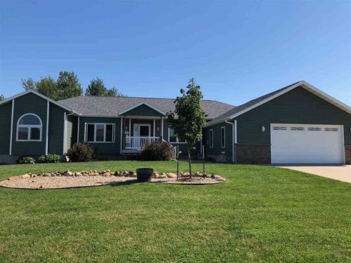 2520 Meadow View Dr, Urbana, IA 52345-9109