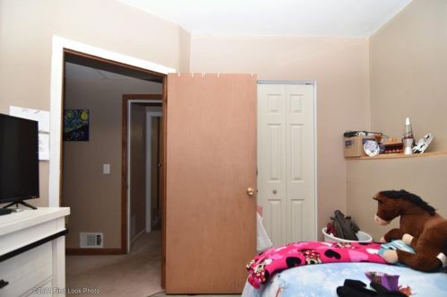 160 Howard Ave, Coventry RI  02816-7742 exterior