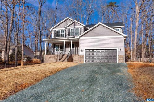 6 Condor Rd, Bybee, VA 22963-2314