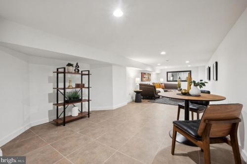 2037 Locust St, Philadelphia PA  19103-5613 exterior