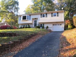 212 Tomahawk Trl, Sparta, NJ 07871-2822