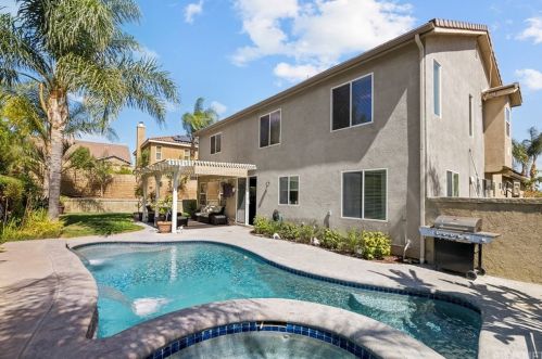 28531 Redwood Canyon Pl, Santa Clarita CA  91390-5723 exterior